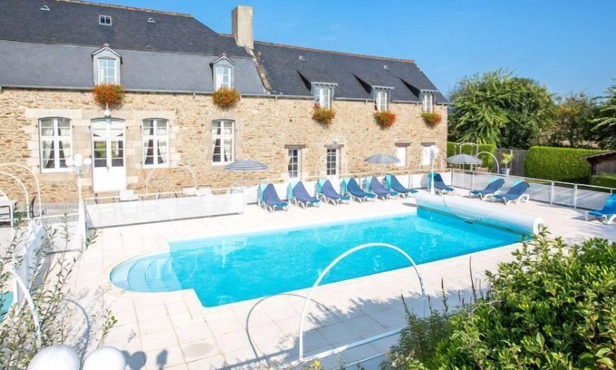 Saint-Jouan-des-Guerets Apartment | La Malouinière des Longchamps by Interhome