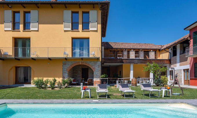 Canelli Villa | LA MARTINA VILLA,luxury villa upon vineyards with a private swimming pool