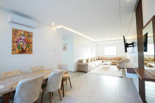 Tangier Apartment | La Perle du Détroit : Appartement Familial à Mesnana Golf Tanger.