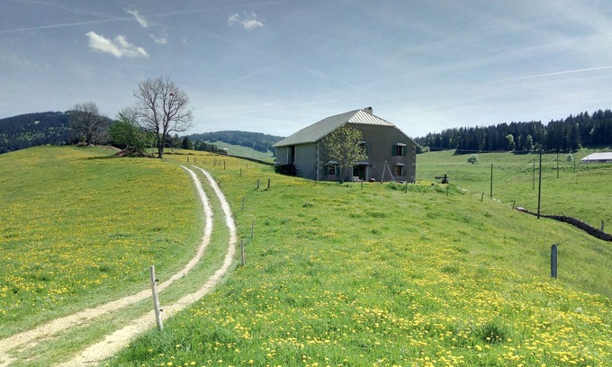 Saint-Cergue Bed & Breakfast | La Petite Baronne