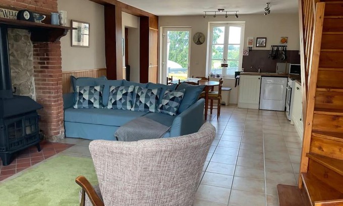 Saint-Dizier-Leyrenne House | La Petite Maison
