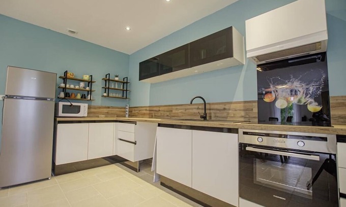 Saint-Mards-en-Othe House | La Petite Maison Rose