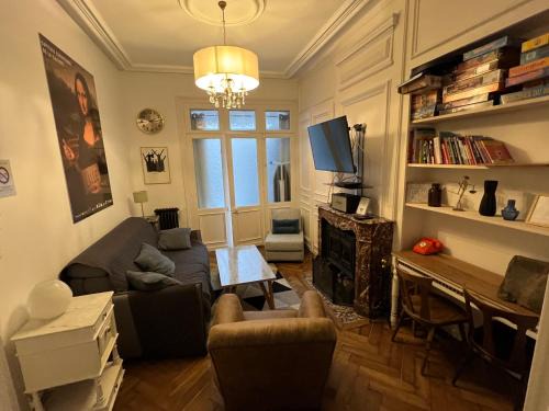 Lille-Moulins Apartment | La petite place de la Porte d'Arras