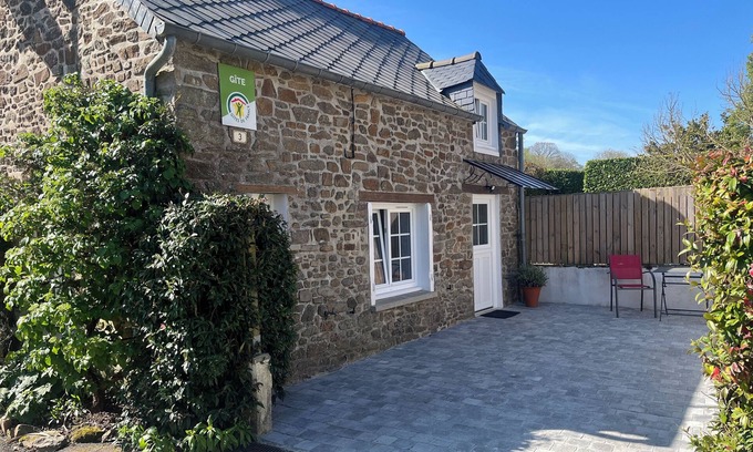 Plouer-sur-Rance House | La Petite Quinoise, Cosy quiet location with parking, near St Malo, Mont St Michel