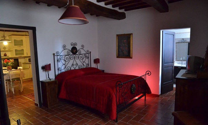 Monte Petriolo Apartment | La Petronilla Montepetriolo - Apartment Delight