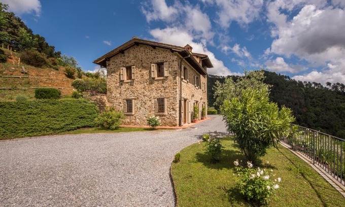 Pescaglia Villa | La Pianella Farmhouse