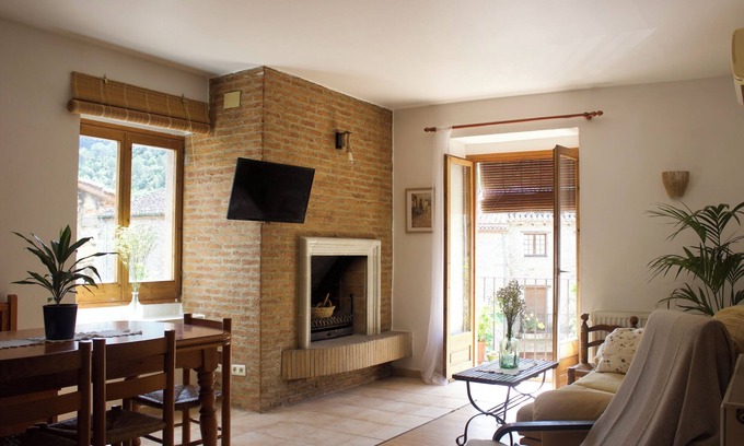 Sant Llorenc de la Muga Apartment | La Plaçeta - Sant Llorenç de la Muga