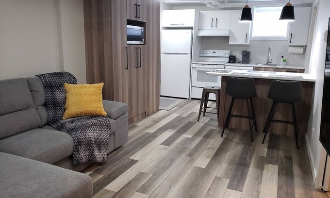 Chicoutimi Apartment | La planque urbaine, 1 bedroom, downtown Chicoutimi
