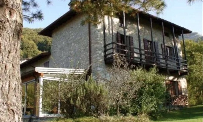 Caprino Bergamasco Villa | La Pradasella - Very typical Cascina house, located in Caprino Bergamasco