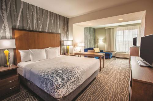 Duluth Hotel | La Quinta by Wyndham Duluth