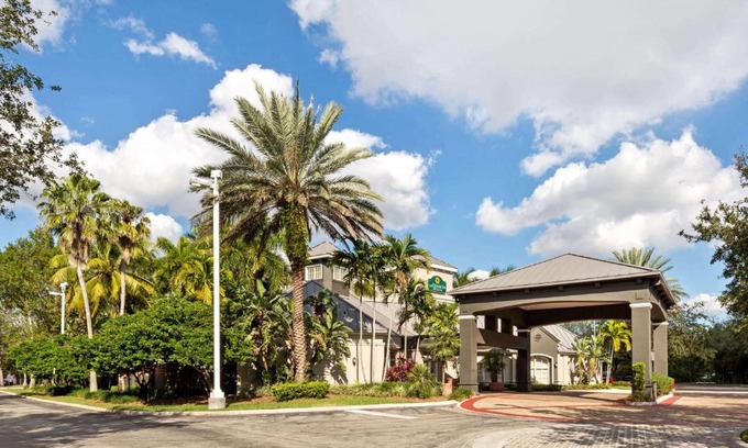 Plantation Hotel | La Quinta by Wyndham Ft. Lauderdale Plantation