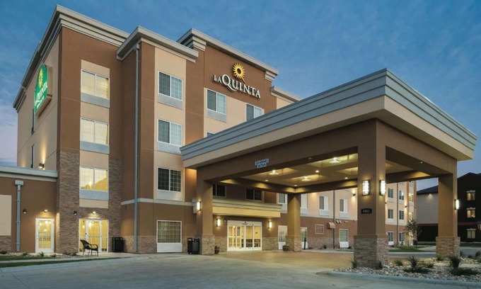 Grand Forks Hotel | La Quinta by Wyndham Grand Forks