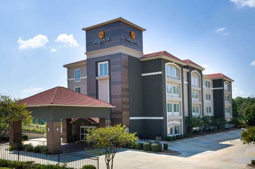 Tupelo Hotel | La Quinta by Wyndham Tupelo