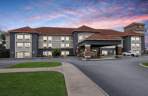 Bowling Green Hotel | La Quinta by Wyndham Bowling Green