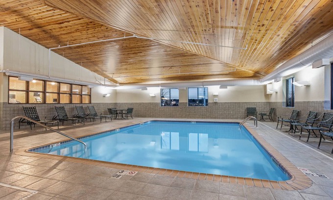 Plainfield Hotel | La Quinta Inn & Suites by Wyndham Norwich-Plainfield-Casino