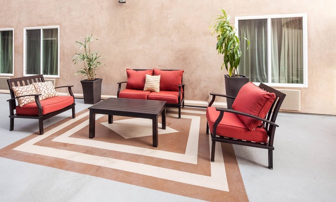 Inglewood Hotel | La Quinta Inn & Suites by Wyndham Inglewood