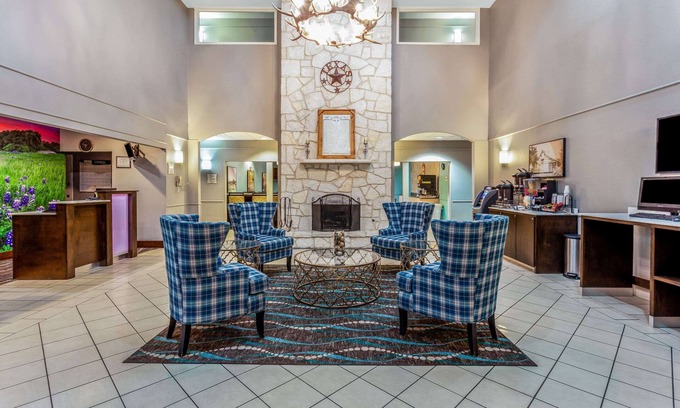 Kerrville Hotel | La Quinta Inn & Suites by Wyndham Kerrville