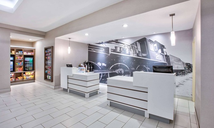 Palestine Hotel | La Quinta Inn & Suites by Wyndham Palestine