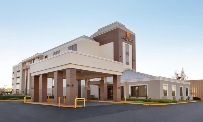 Dothan Hotel | La Quinta inn & suites by Wyndham Dothan