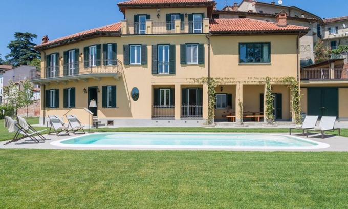 Vignale Monferrato Apartment | La Riccarda Villa x12 Garden & Pool