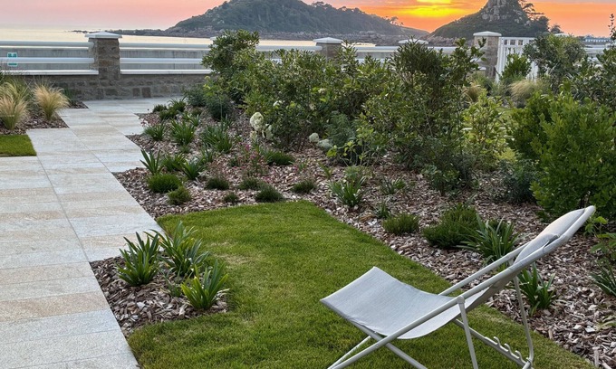 Trebeurden Apartment | LA ROCHE MIGNONNE T3 · T3 Beach access and indoor