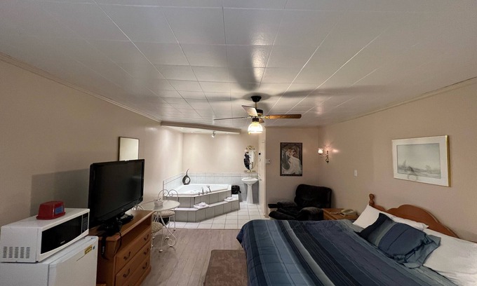Edmundston Hotel | La Roma Motel