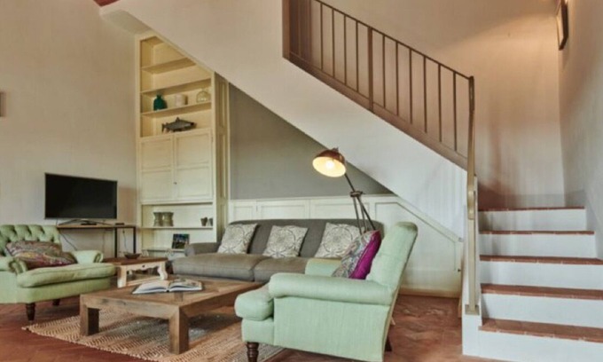 Castelfalfi Apartment | La Rosa, luxury 3-bedroom apartment in Tuscany Borgo village of Castelfalfi.