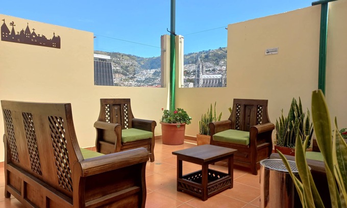 Quito Hostel | La Rosario Hotel