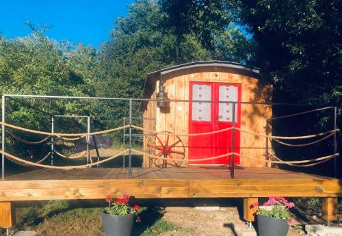 Bussieres (Yonne) Cabin | La roulotte de Bussy