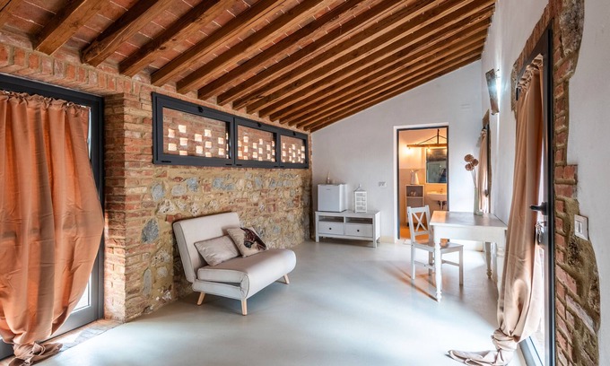 Monteroni d'Arbia Apartment | La Rugiada – Farm Stay with View of Siena