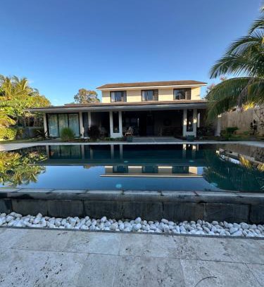 Black River Villa | La Savane