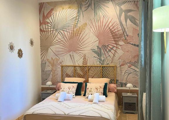 Saint-Saturnin-de-Lucian Apartment | La Source