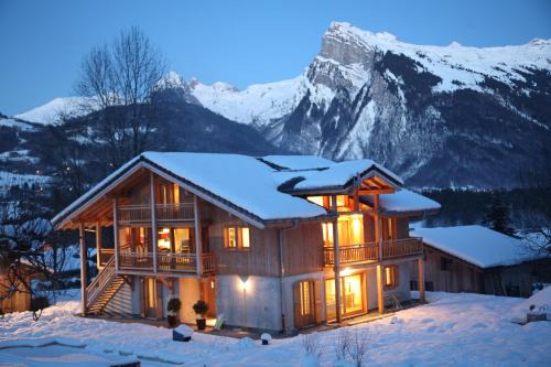 Samoens Apartment | La Terrasse - 3 bedrooms with private Hot Tub