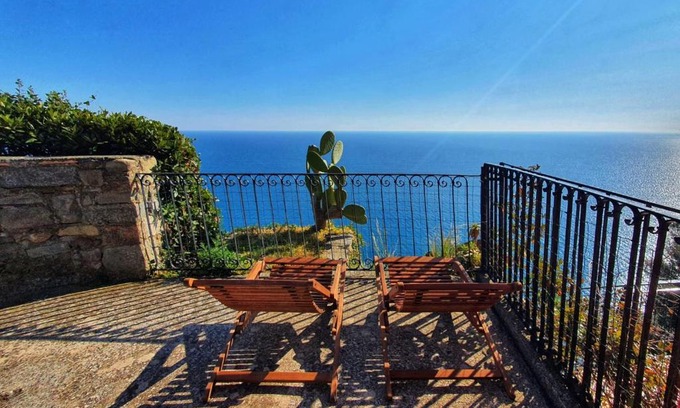 Corniglia Apartment | La Terrazza Sul Blu