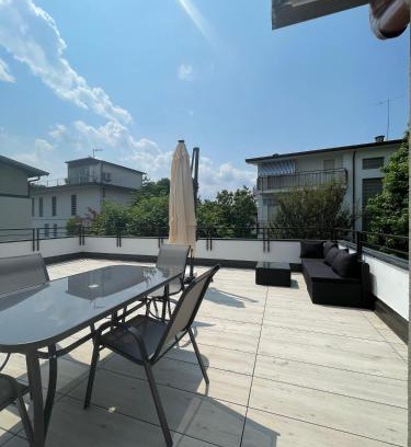 Casbeno Apartment | LA TERRAZZA - Very Quiet - Free park - 3 min from Varese center and lake - AIR Conditioning - Cycling friendly