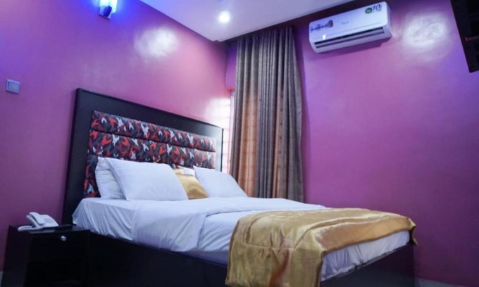 Ota Hotel | La Topik Hotel & Suites