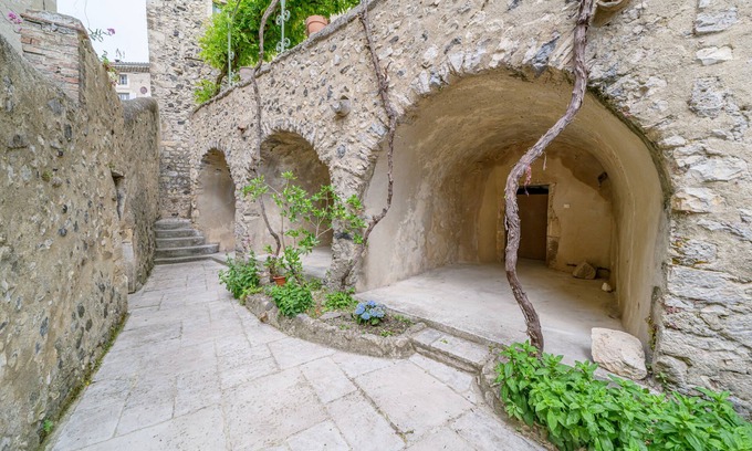 Rochemaure House | La Tour des Remparts