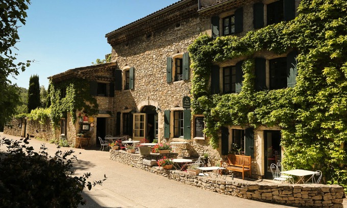 Cliousclat Hotel | La Treille Muscate