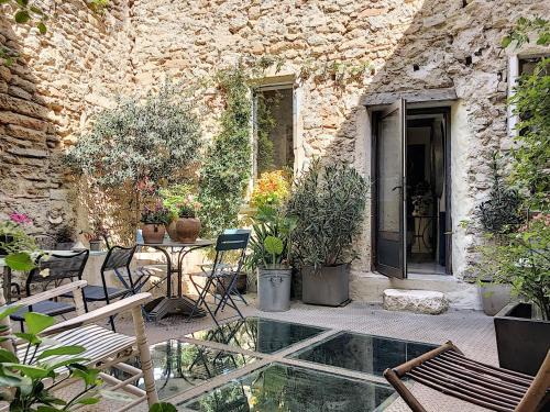 Grignan House | La vie de chateau