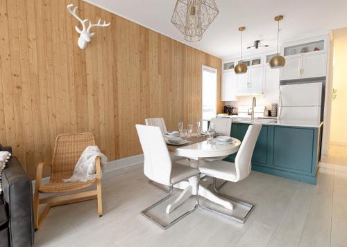 La Cite-Limoilou Apartment | La vie est belle: FREE PARKING, GYM, ROOFTOP TERRACE
