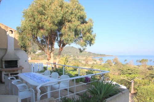 Verghia House | La villa Acacia