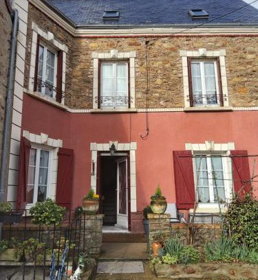 Souge-le-Ganelon Bed & Breakfast | La villa d iska