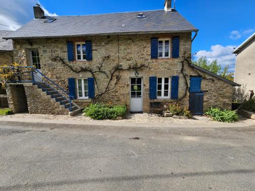 Saint-Etienne-de-Fursac House | La villa aux volets bleus