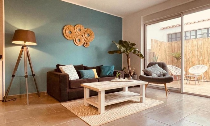 Saintes-Maries-de-la-Mer Apartment | La Villa Vaihéré en Camargue, l'Hibiscus et le Magnolia
