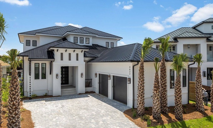 Fort Walton Beach - Destin House | La Villa Nadia - Lakefront Luxury Vacation Rental in Destiny with Private Pool