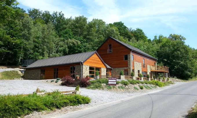 Stoumont House | La Villa Roannaise