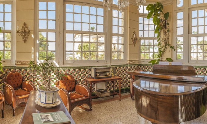 Municipality of Diez de Octubre Bed & Breakfast | La Villa Teresa