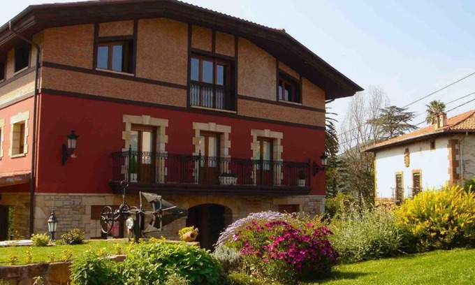 San Julian de Musques House | Labeondo