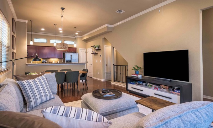 Zilker Condo | Labor Day Flash Sale - Book Now 4 Great Savings