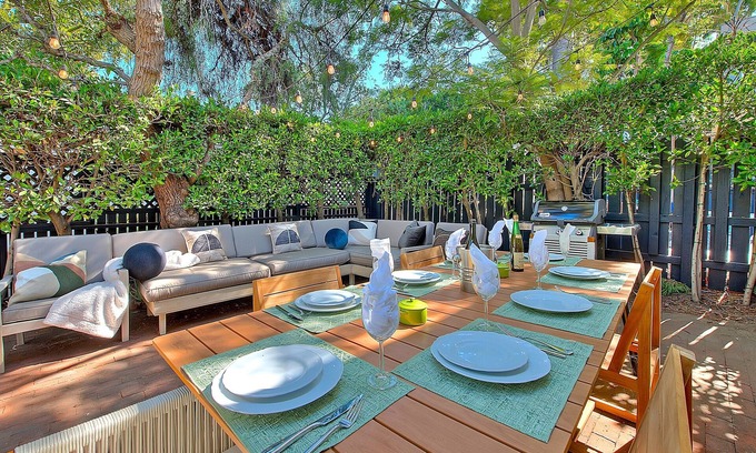 Venice House | Labor Day Special Rate! Venice Beach Villa Steps to Venice Beach & Abbot Kinney